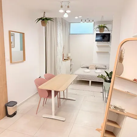 Luna Serene - Gym Apartment