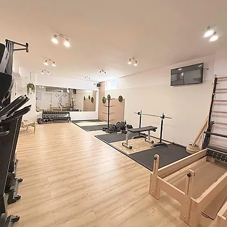Luna Serene - Gym *
